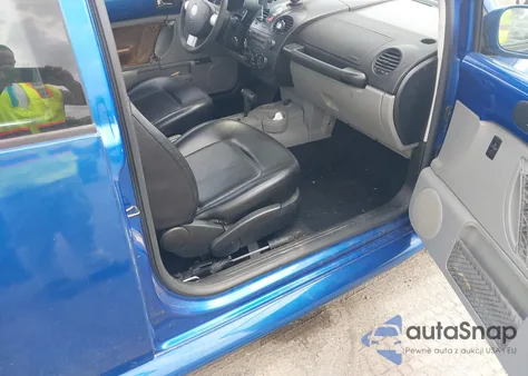 2005 Volkswagen New Beetle Gl z USA, uszkodzony, nr VIN 3VWBK31C75M404329